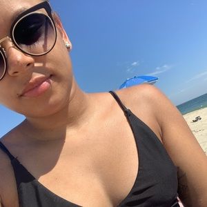 Meet your Posher, Dalines